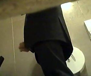 Str8 spy daddy in public toilet