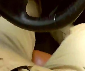 New pornstar Lilith blows guy in car