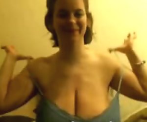 Mature Mother With Incredible Tits Enjoys Showing Them on Webcam - crankcam