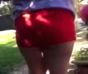 Candid adolescente sederona in pantaloncini corti pt2