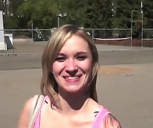 Offentliga pickups - blont tjeckisk student pratade med offentligt sex