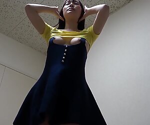 Naked Japán Sarina Kurokawa öltözködik
