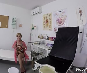 Storbröstad mormor blir pov knullad av hennes doktor
