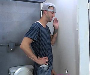 Молодёжь Меган Дождь fucked in на людях туалет