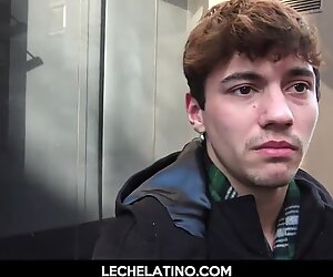L'adolescente latino caldo geme rumorosamente quando si fa scopare in pelosa culo-lechelatino.com