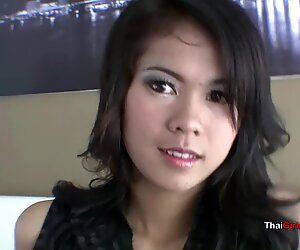 Hot Thai girl gets naked and sucks my dick