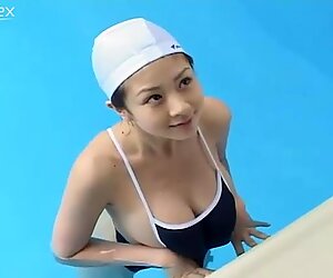 Erotisch Zwempak op een jonge Aziatische schatje.